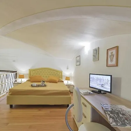 Apartment Palazzo Anselmi By Halldis *