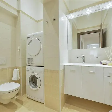 Apartment Palazzo Anselmi By Halldis Florence