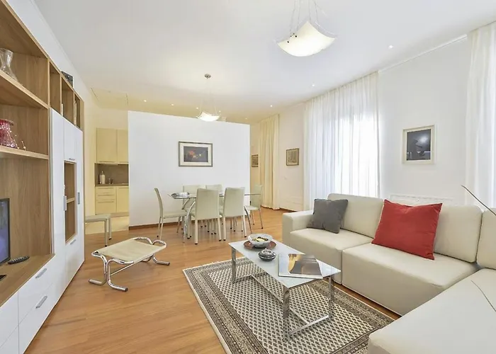 Daire Palazzo Anselmi By Halldis Floransa