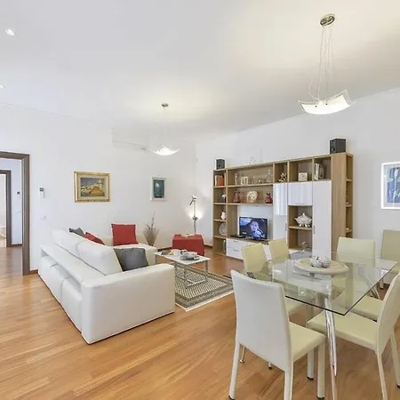 Apartament Palazzo Anselmi By Halldis