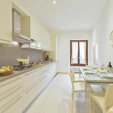 Apartament Palazzo Anselmi By Halldis