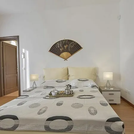 Palazzo Anselmi By Halldis Apartament